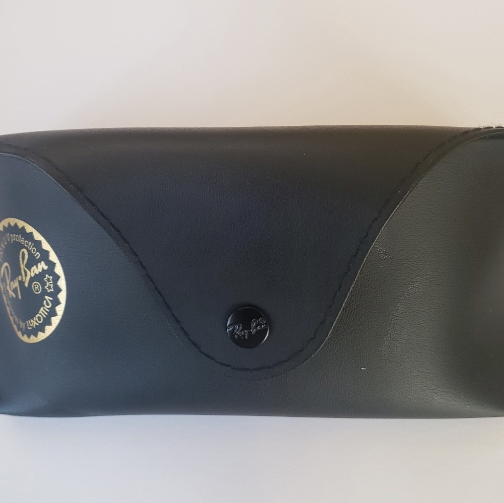 Ray- Ban Sunglasses 🕶 Case